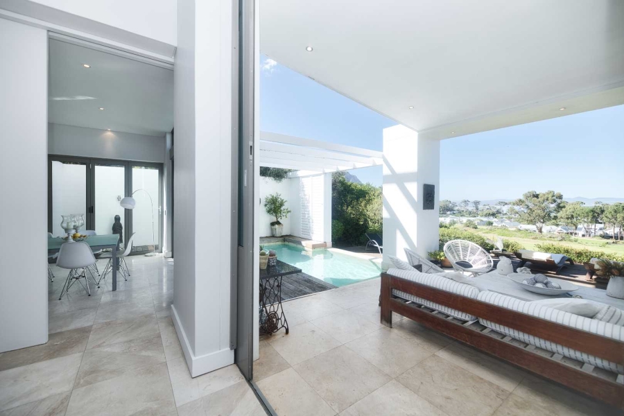 3 Bedroom Property for Sale in Fernkloof Estate Western Cape